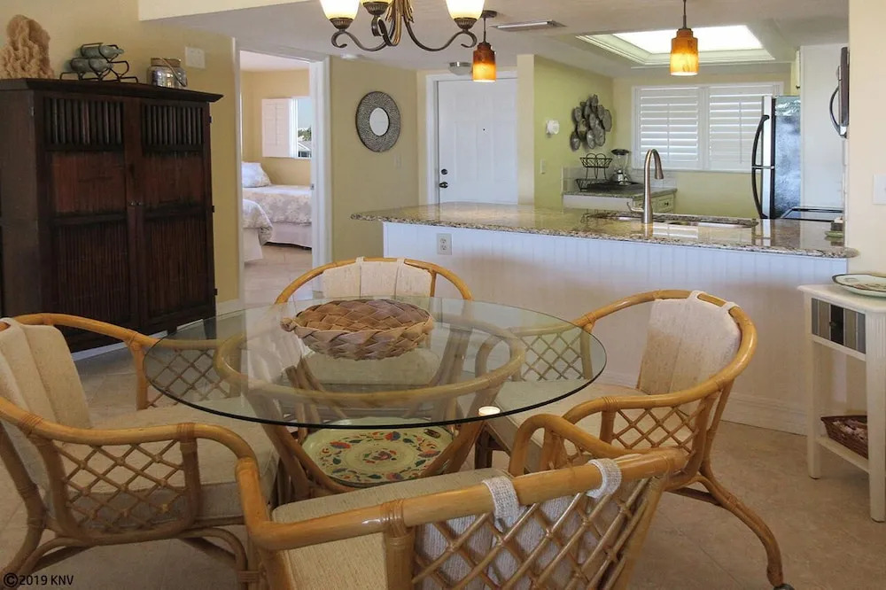 Carlos Pointe 421 - 2 Br Condo