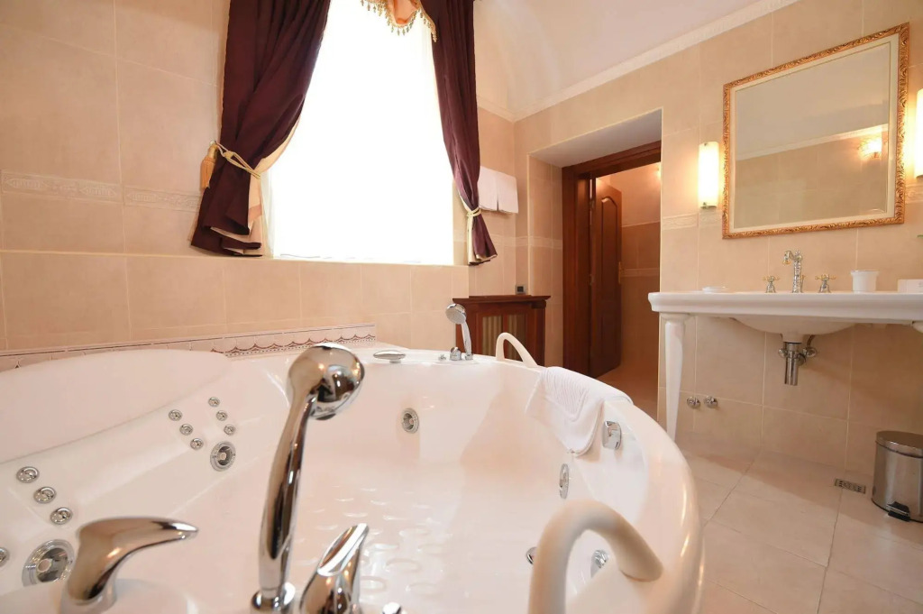 Garni Hotel Leopold I