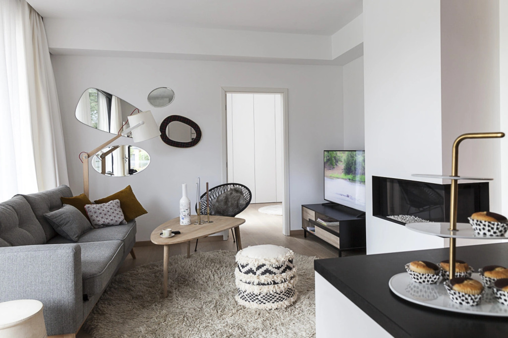 Unit 1 - Stylish Smart Home with Private Parking