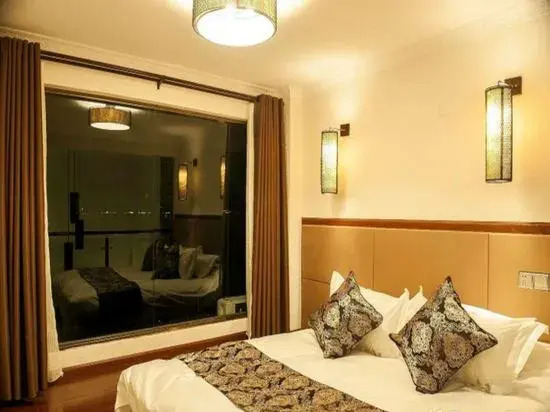 Lake View Hotel