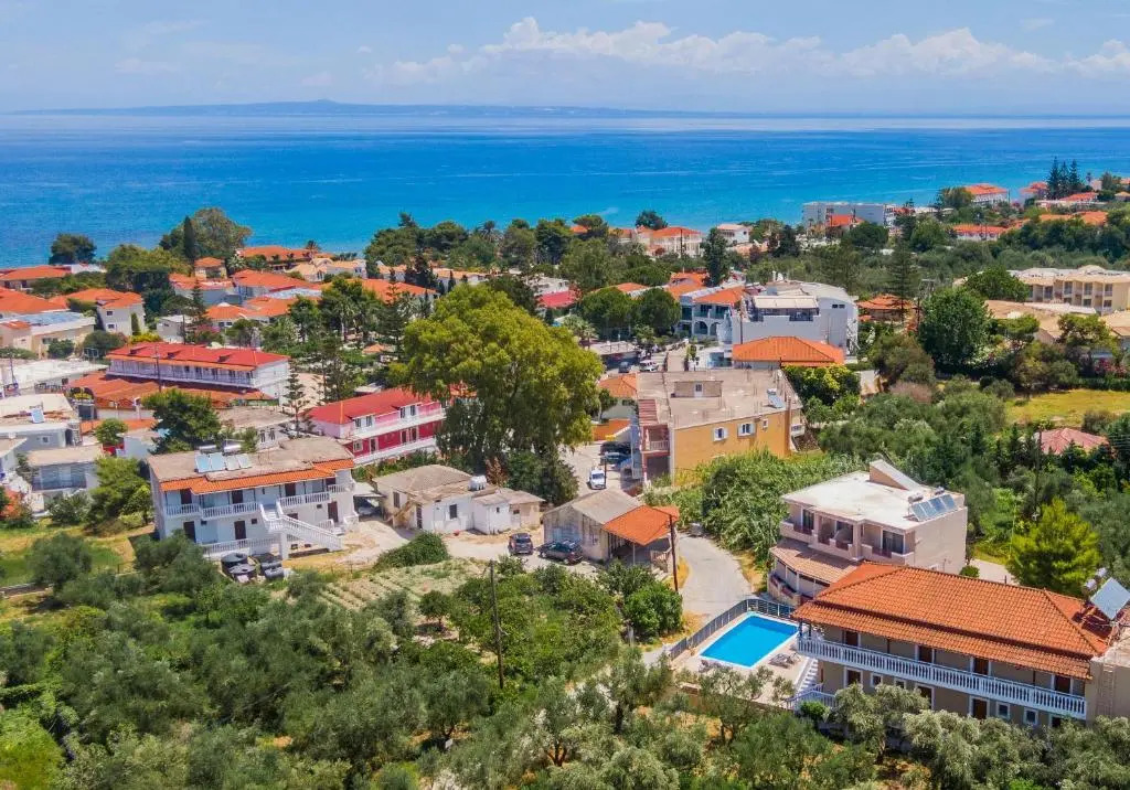 Costas Studios - 450m from Argassi center, by ZanteWize