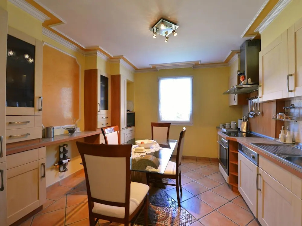 Villa in Ripenda Kras with Pool and Sauna
