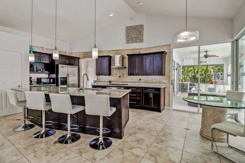 2203 Cape Coral Pkwy W