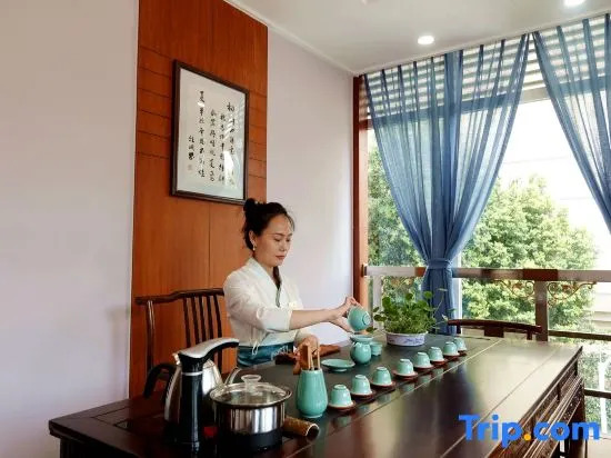 Wenhan Xueyuan Hotel