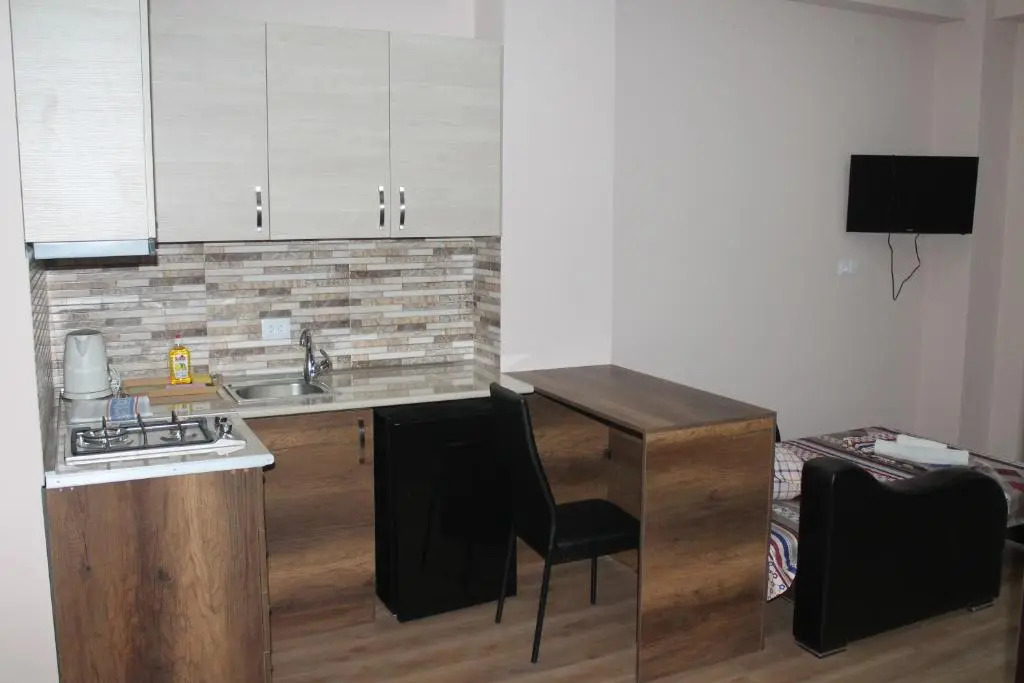 Lali's apartment
