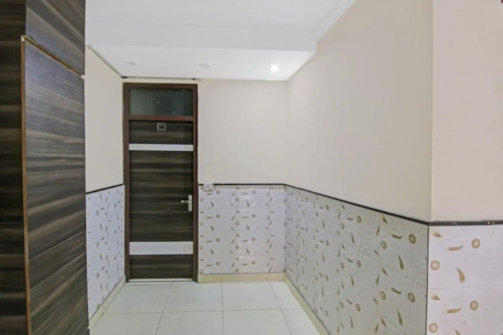 OYO Flagship 80456 Arjun Palace