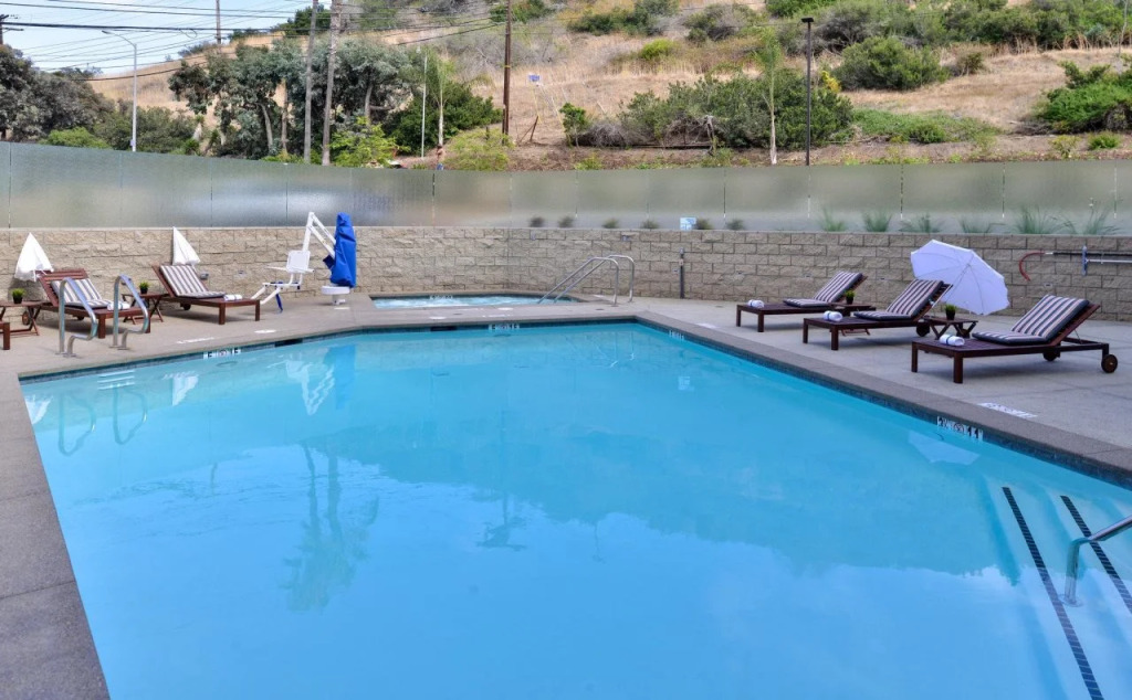 Holiday Inn Express & Suites San Diego - Mission Valley