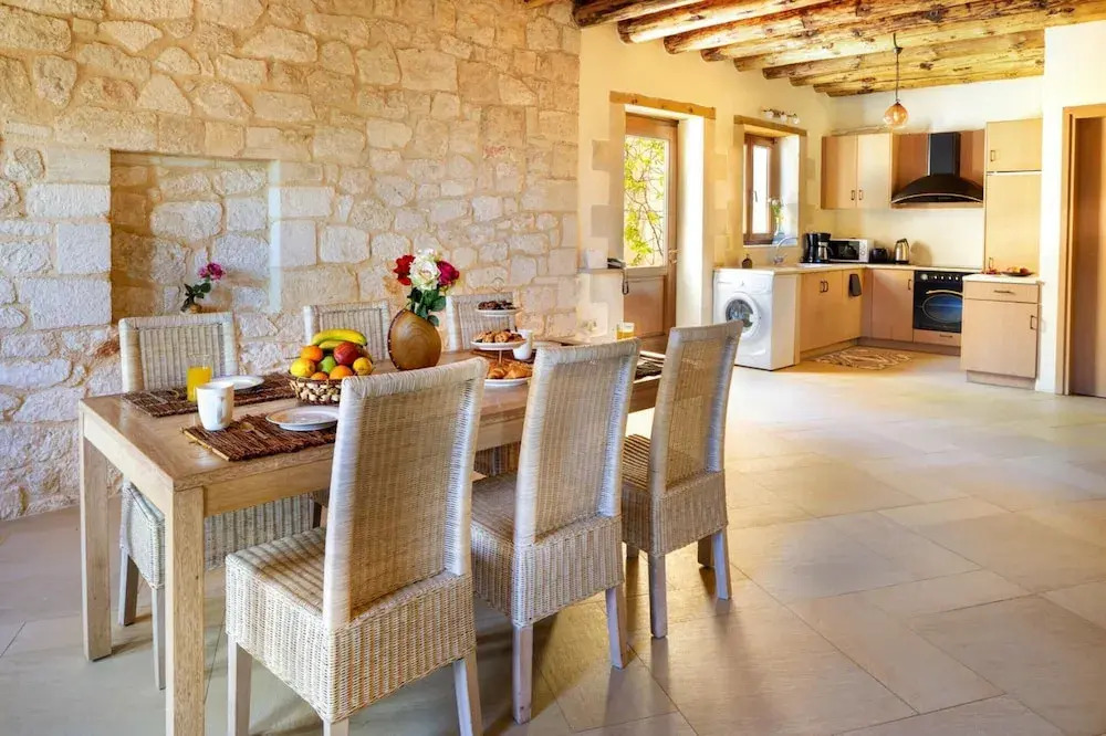 Charming Holiday Home in Maheri