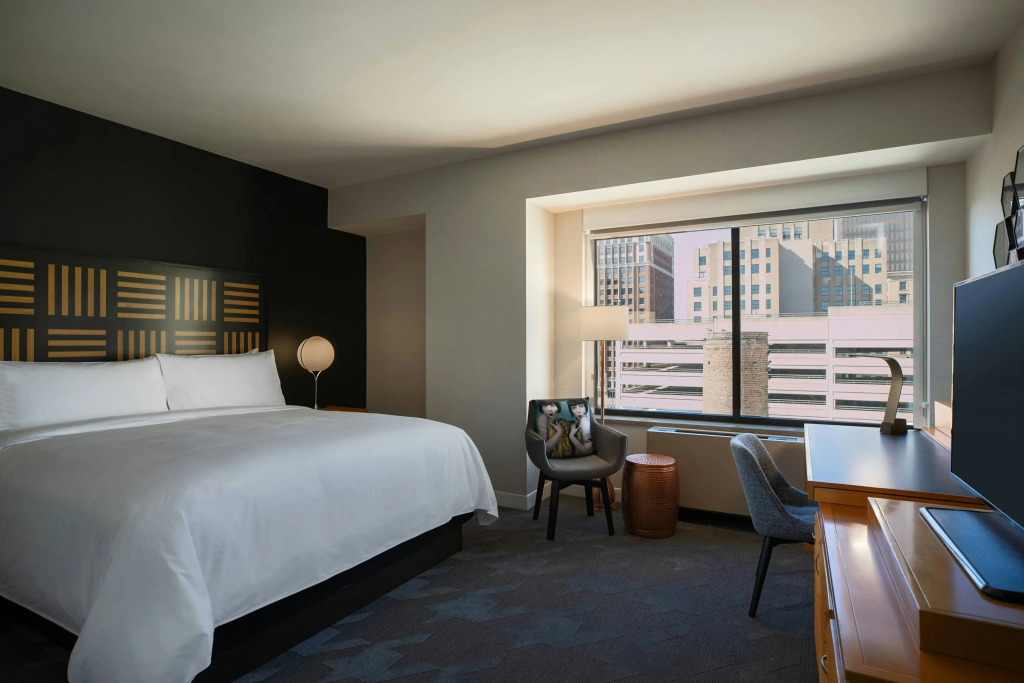 Renaissance Des Moines Savery Hotel