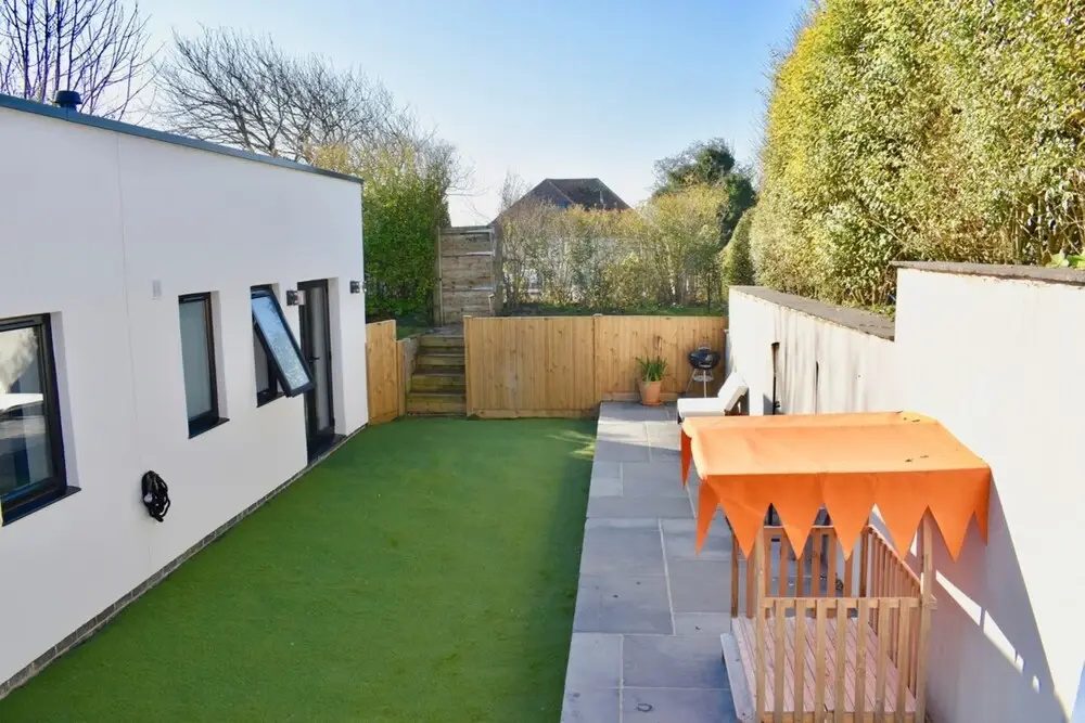 Modern 3 Bedroom House With Stunning Views