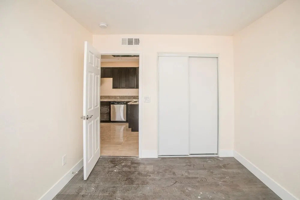 10B 9BA Mansion Sleeps 22 with Pool&Spa