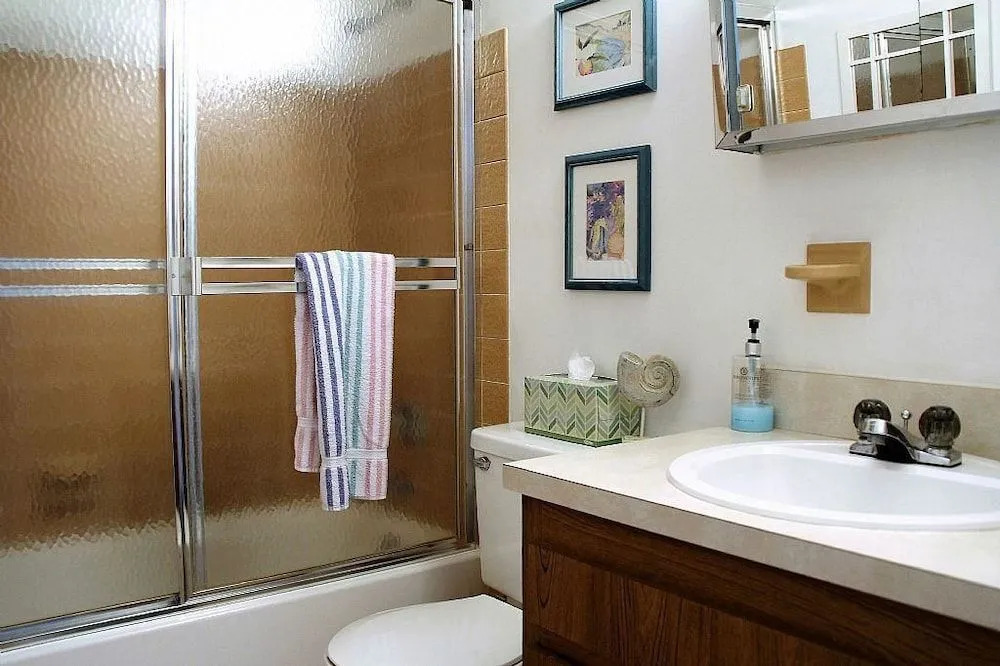 Greenbrier St Condo