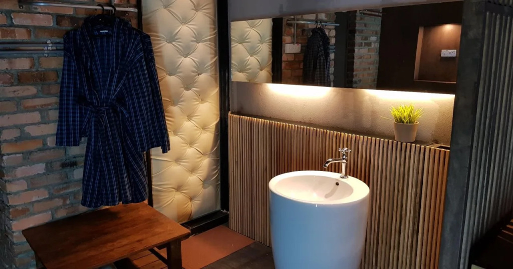 Bunker Hotel & Restaurant