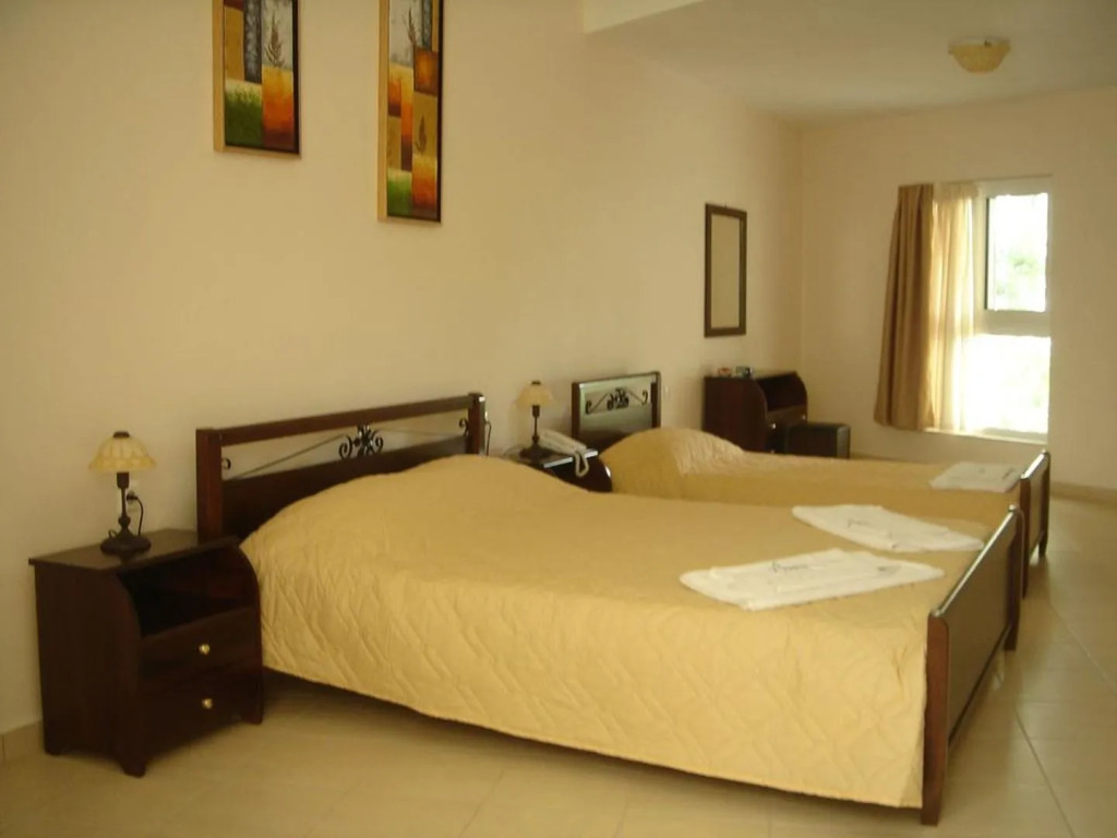 Avra Beach Hotel