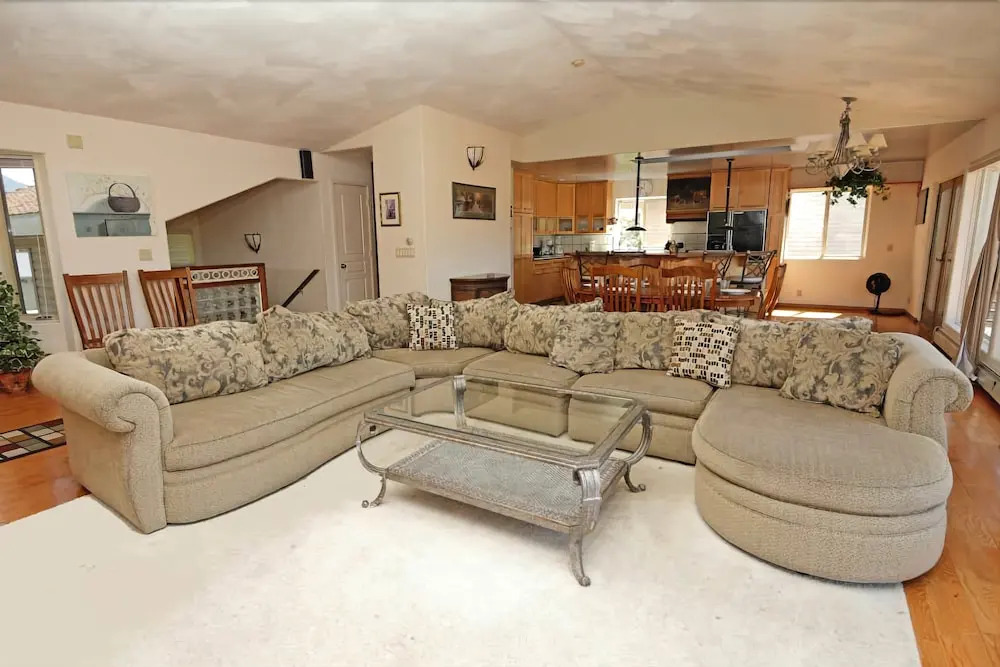 1746 Venice 3 Bedroom Home