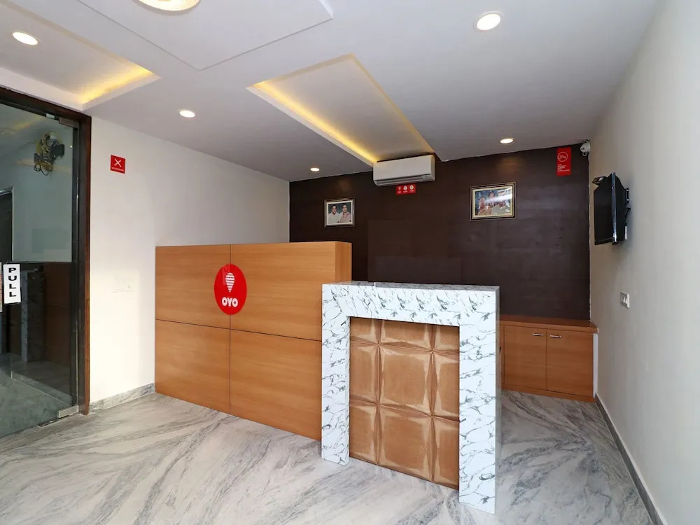 OYO 12143 Hotel SKD