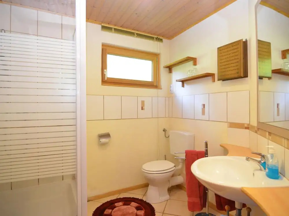 Schones Ferienhaus mit Uberdachter Veranda