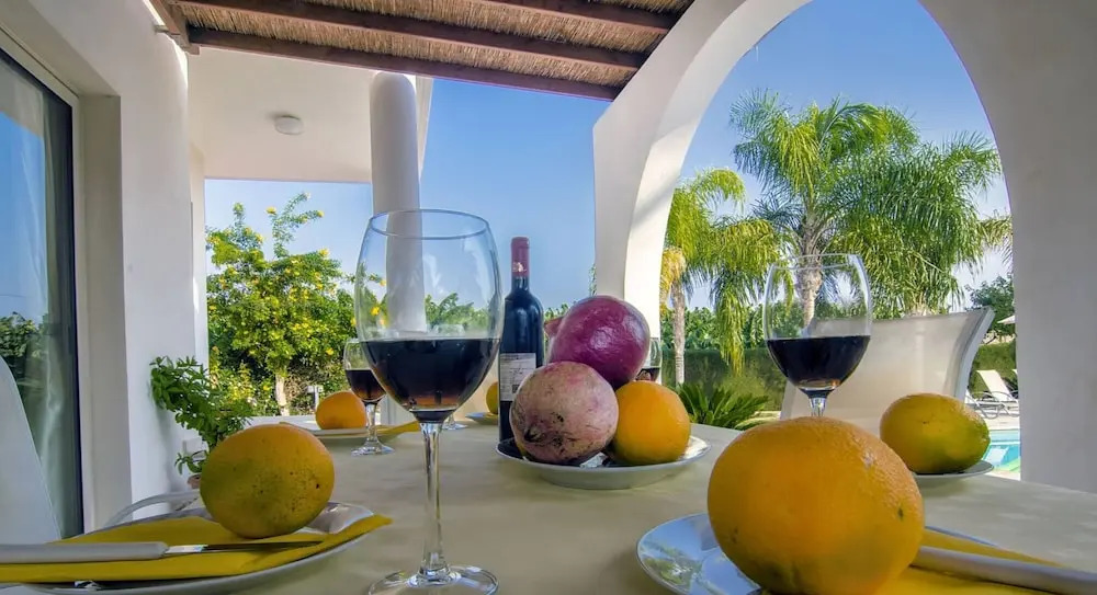 Amazing Pool, Complete Privacy, Amenities and Beach Nearby