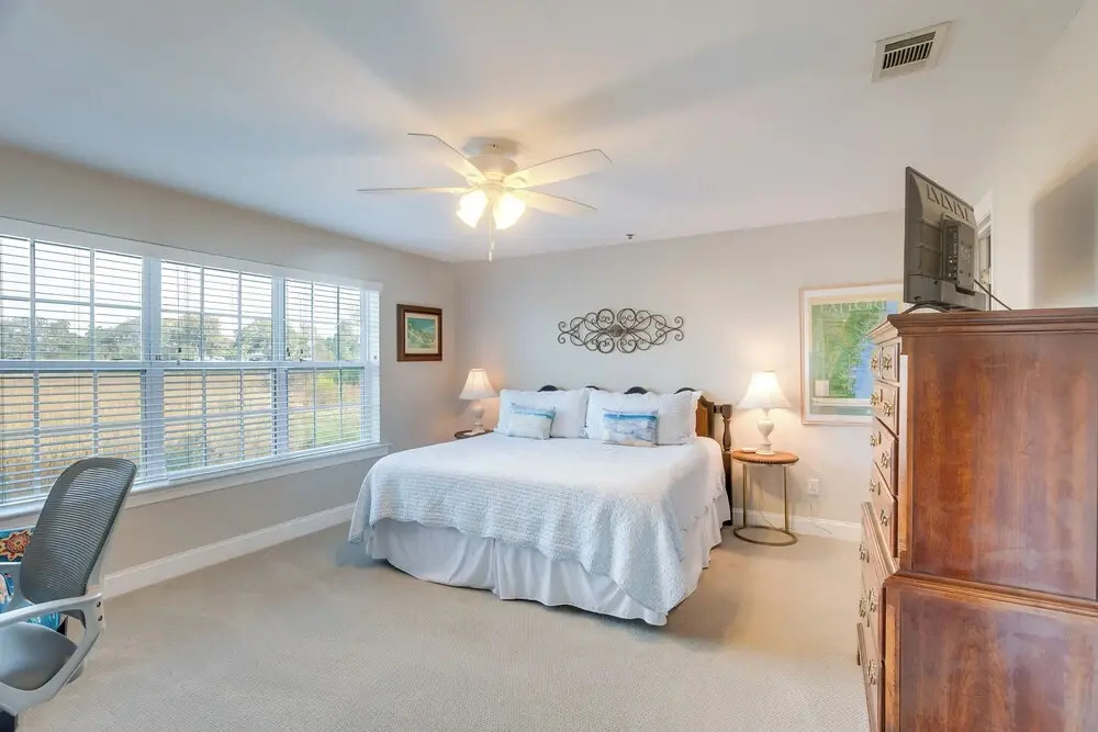 Darien Condo w/ Boat Dock Access: Walk to Downtown
