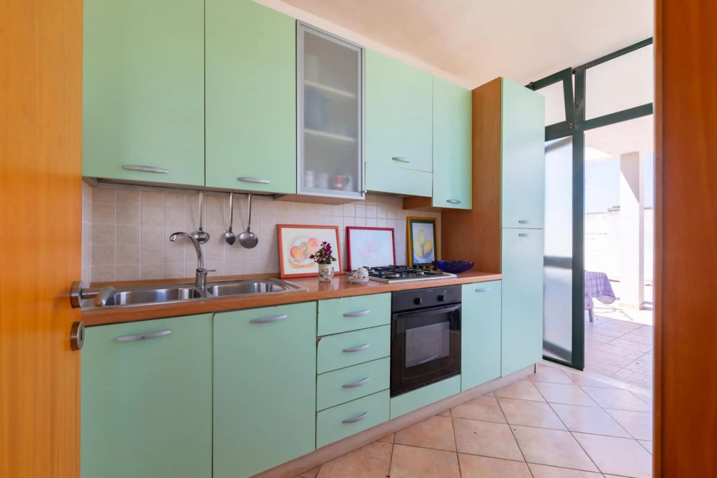 Comfortable house with large terrace for outdoor dining in San Foca just 100 meters from the sea-Casadoni
