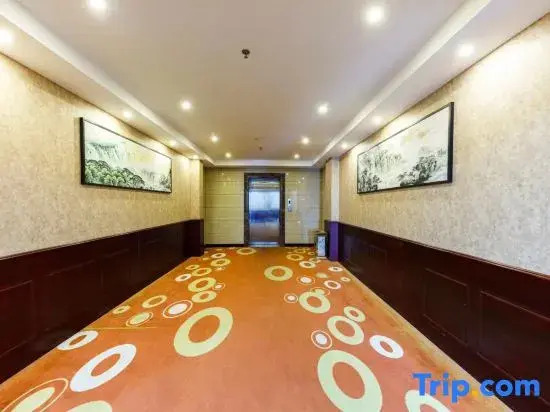 Tingmei Hotel (Nanyang Road Xinglongpu Subway Station)