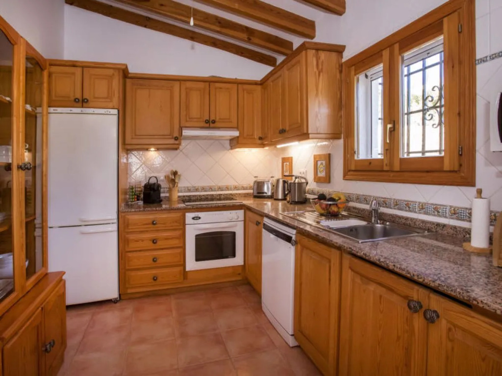 House Ruisenor Falcone