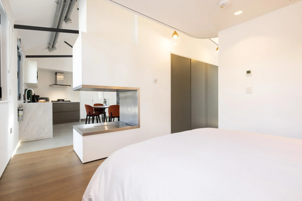 Contemporary One Bedroom Apartment - Borough