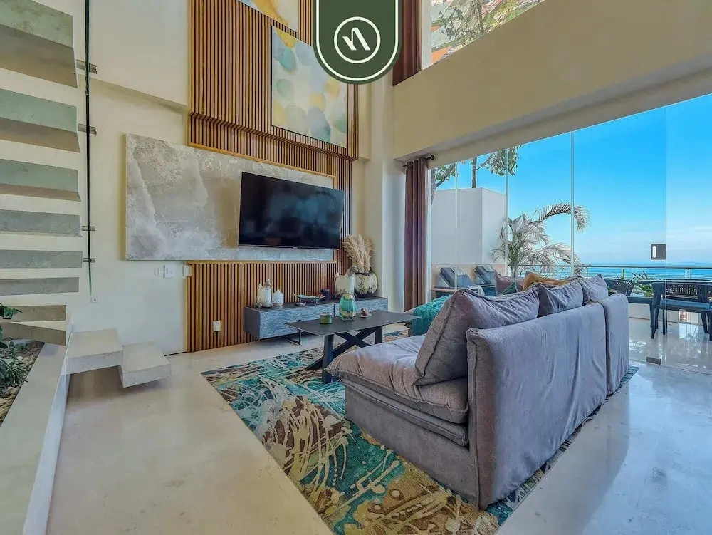 Two Story 2 BR Penthouse - Pool - Ocean View