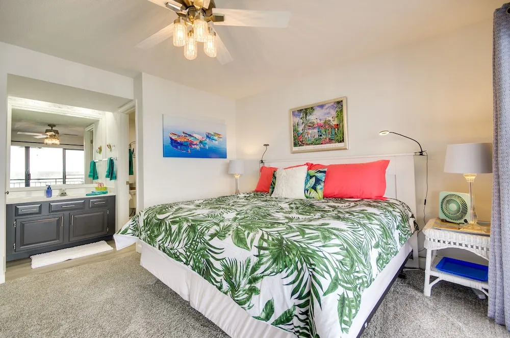 Lake of the Ozarks Vacation Rental w/ Lake Views!