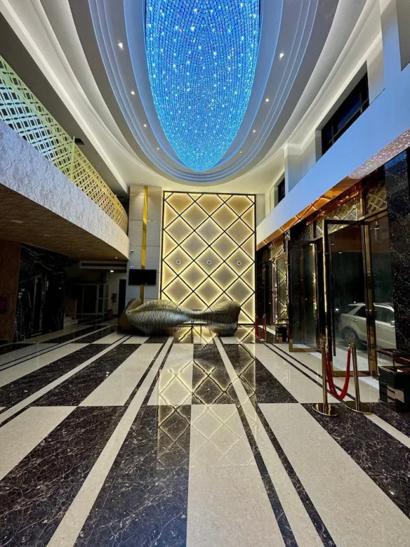 Le Royale Palace