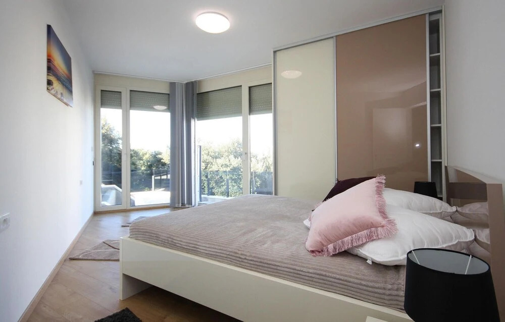 Stunning Apartment in Pjescana Uvala With 3 Bedrooms, Wifi and Outdoor Swimming Pool