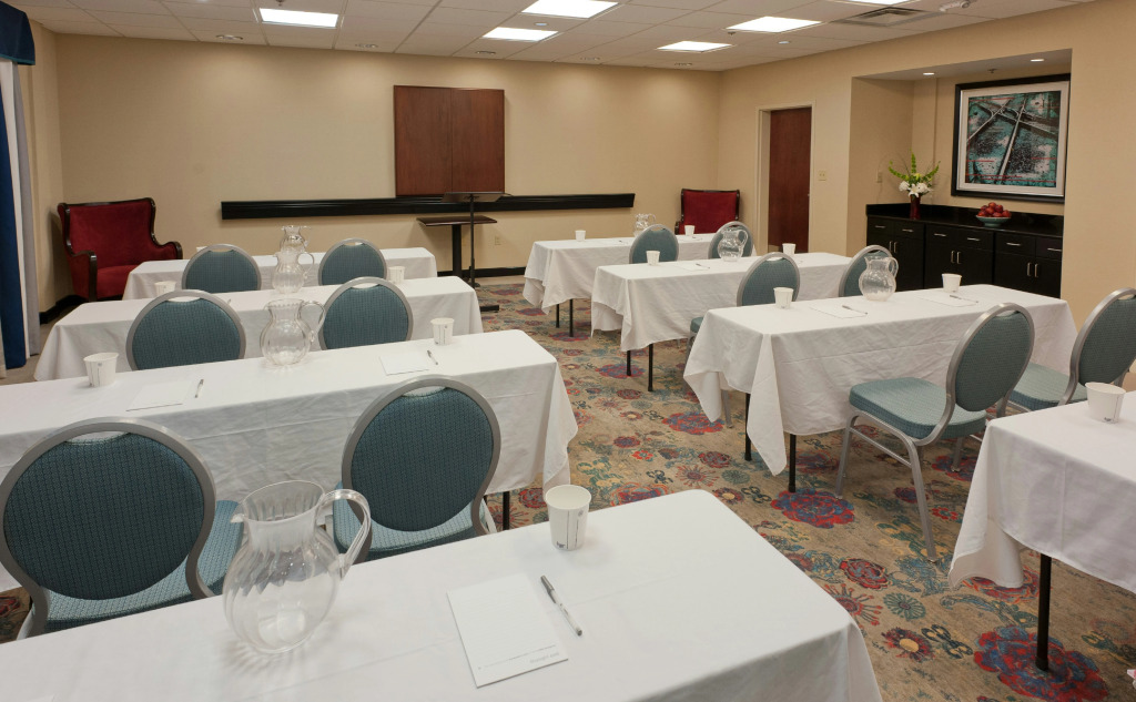 Hampton Inn & Suites McComb