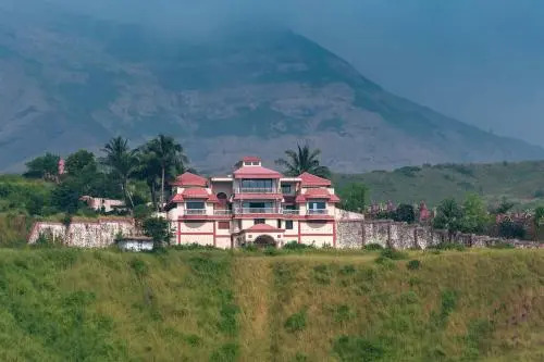 Villa Dazzle by StayVista - Unwind in a Mountain-City View Villa with a Terrace Pool