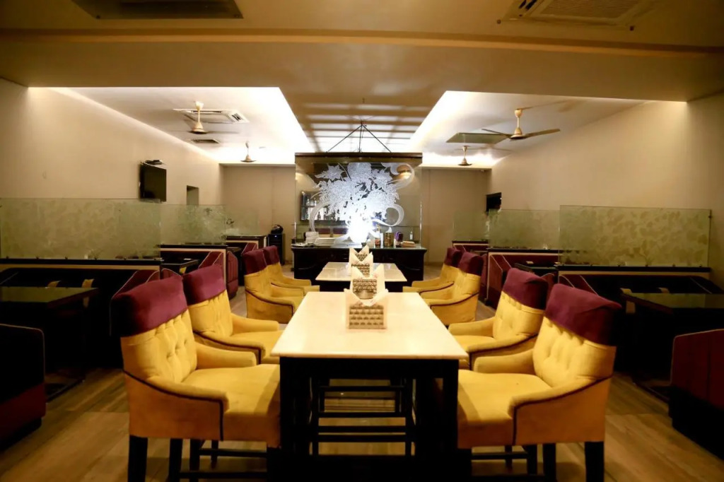 Hotel Rajmahal