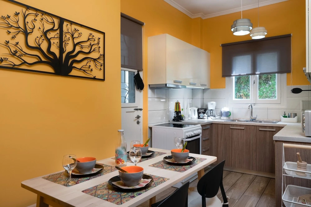 Apartment at the foothills of Acropolis
