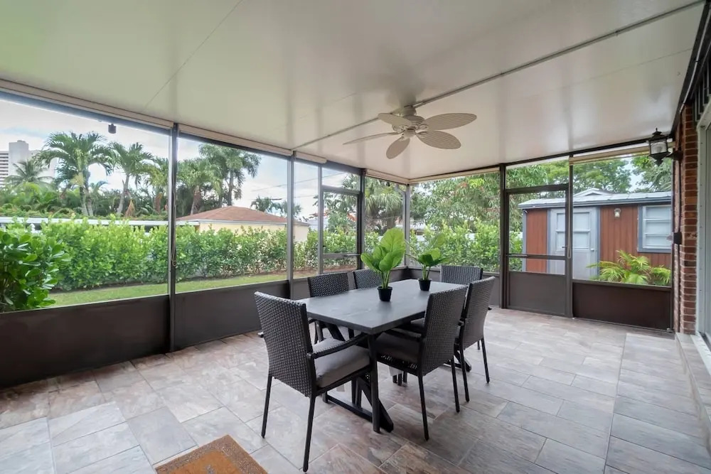 Northwood Harbor Home 3 Bed/ 3 Baths, Beach, Shops & Restaurants