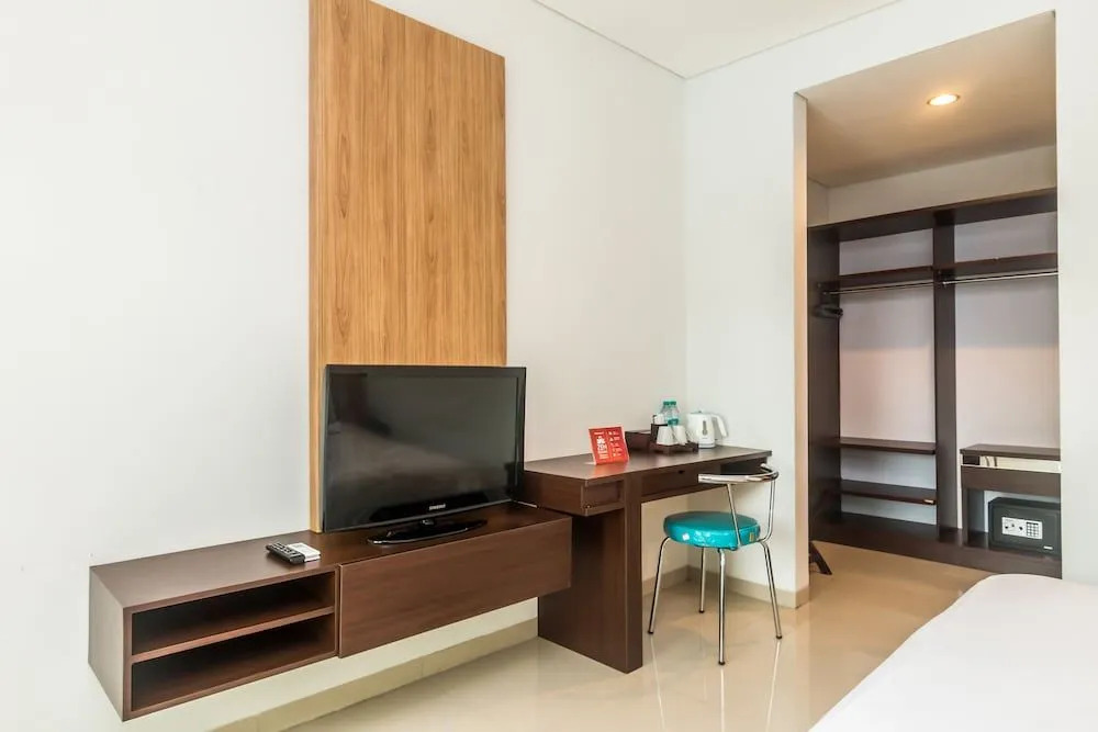 ZEN Rooms Seminyak Mertanadi