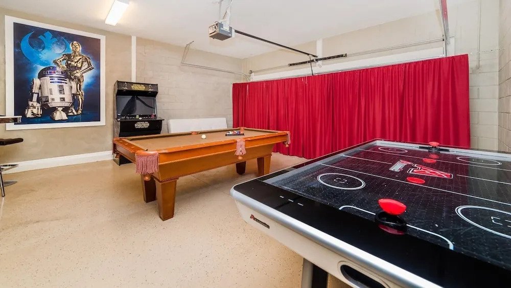 Elegant Villa wPrivate PoolSpa Game Room