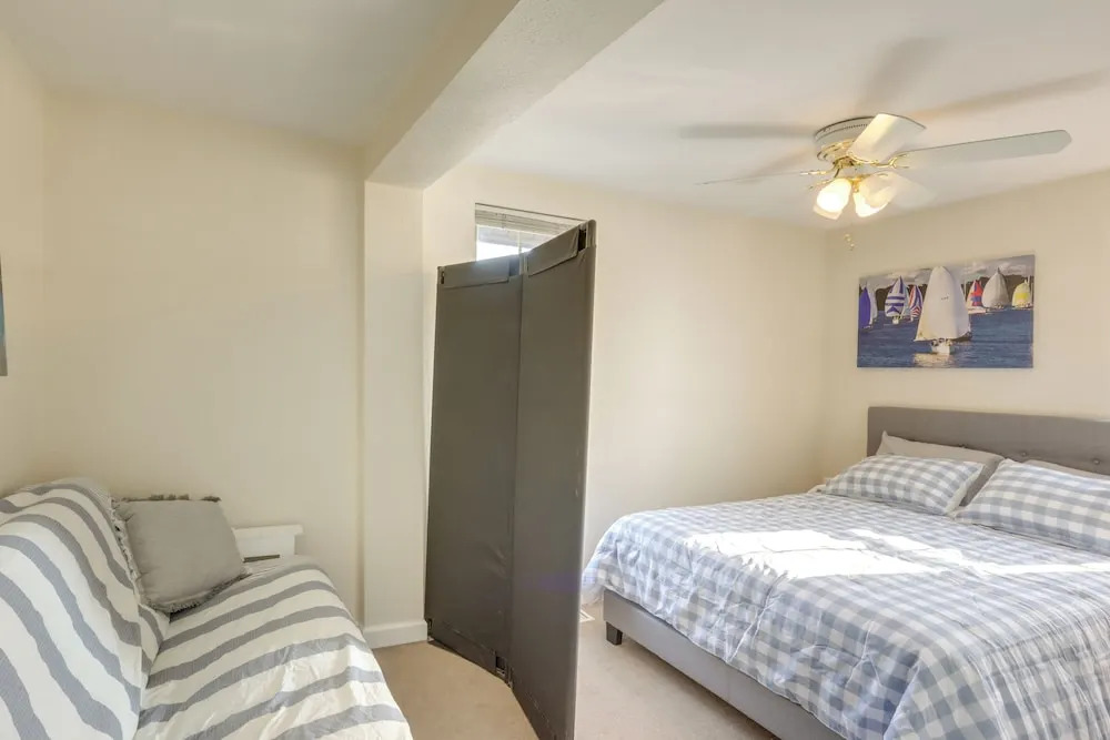 Delafield Vacation Rental Near Lakes & Parks!