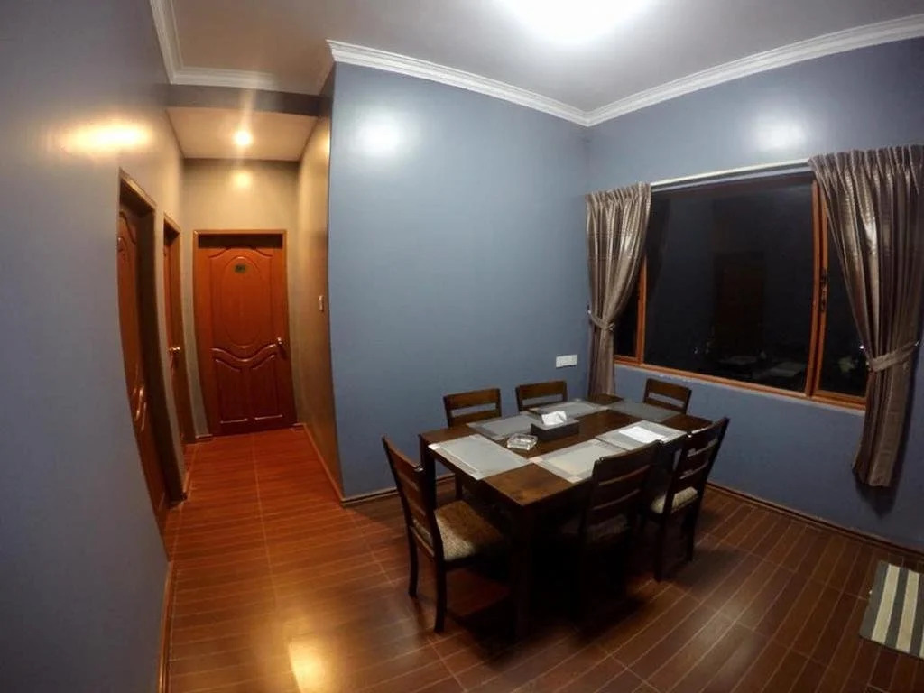 Hotel White Lotus