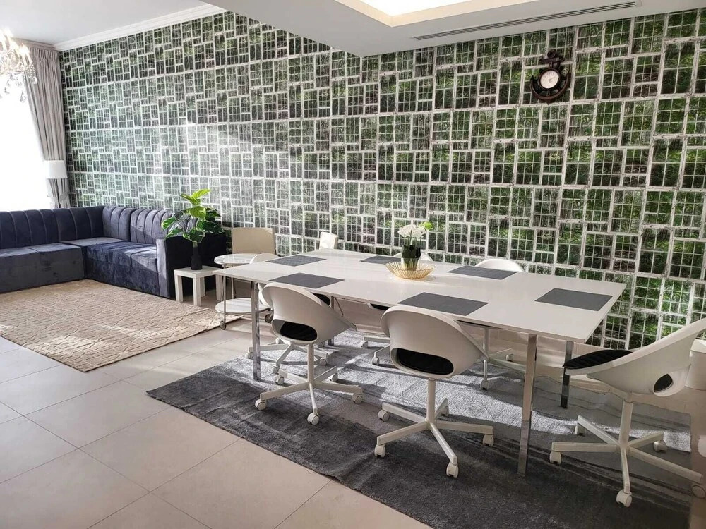 B411 Furnished Apartment With Maidroom