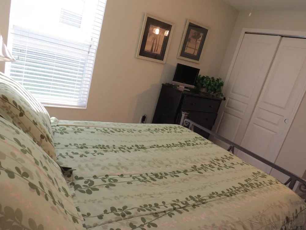 Deluxe Homes with Private Pool by SVV