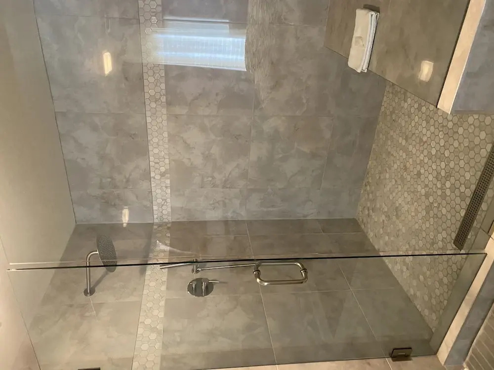 Smoky Mountains 711 3BD Condo with All Round Private Balcony by RedAwning