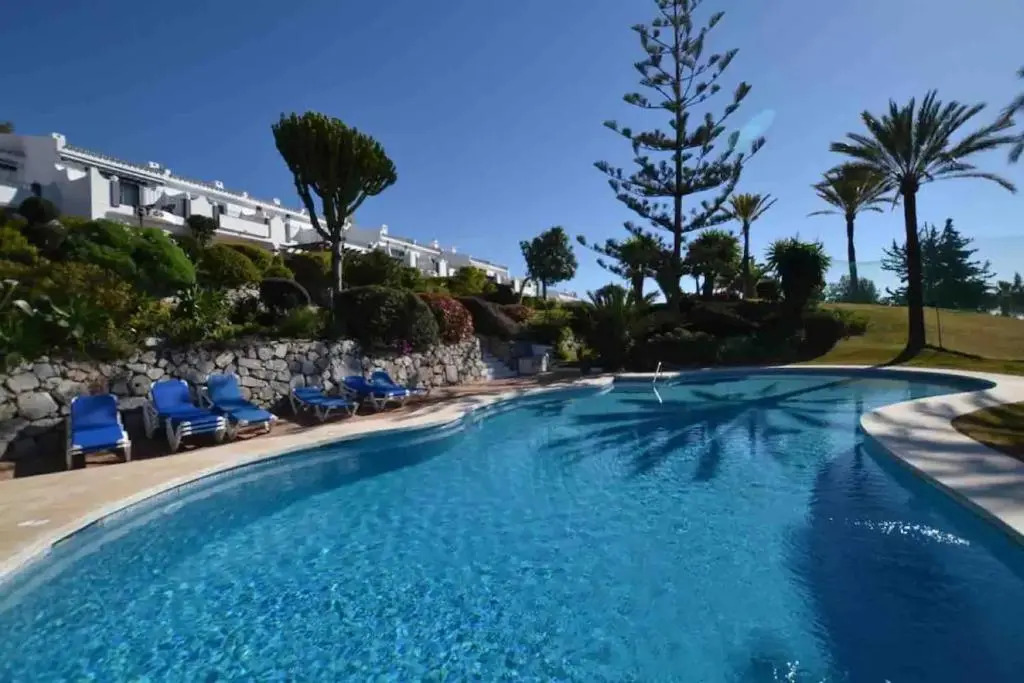 Frontline Aloha Golf Townhouse for a family minutes from Puerto Banus Marbella and Best Beaches