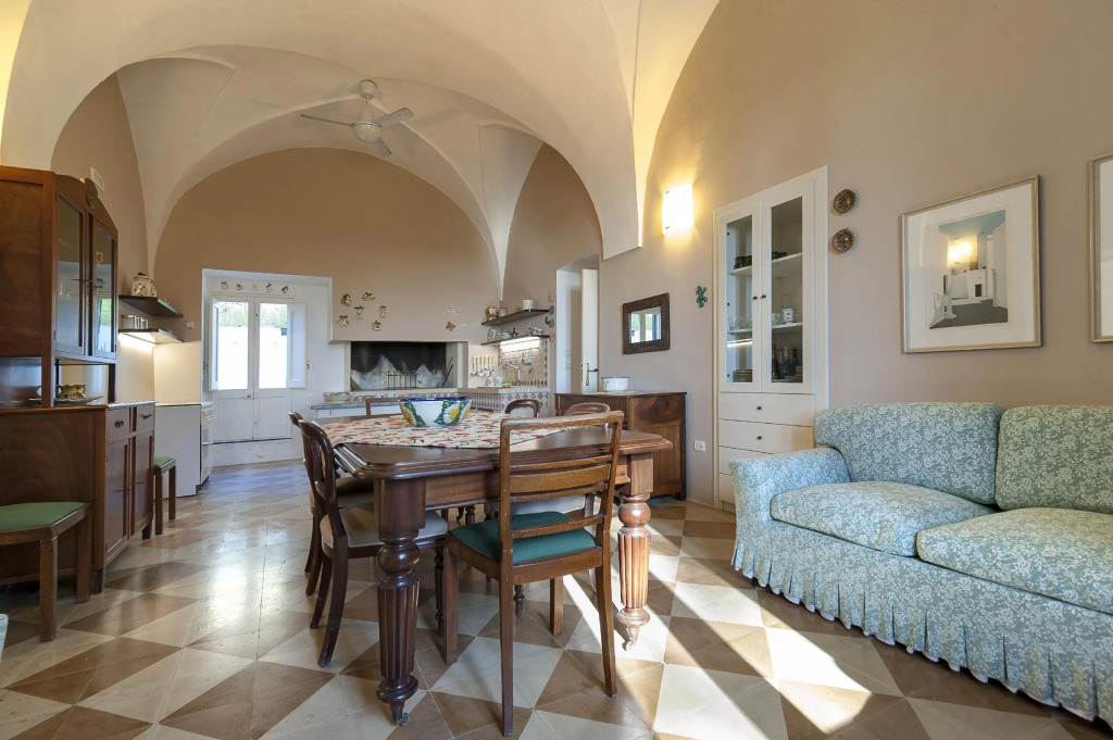 Country pool house