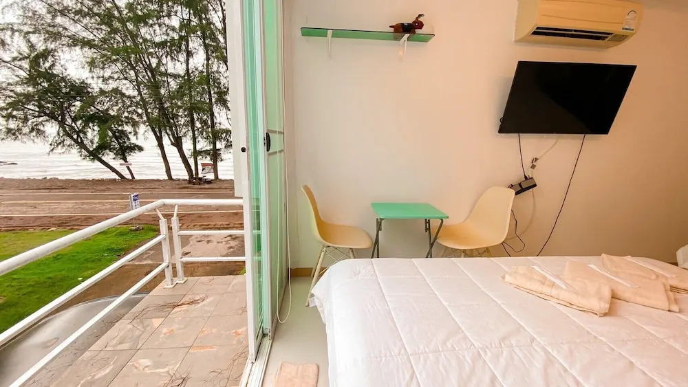 Khung Wimarn Beach Home