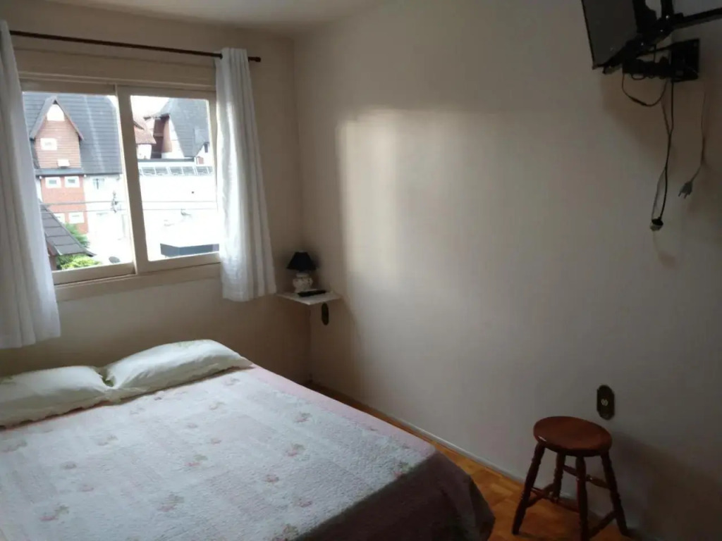 Apto com 3 quartos no centro de Gramado