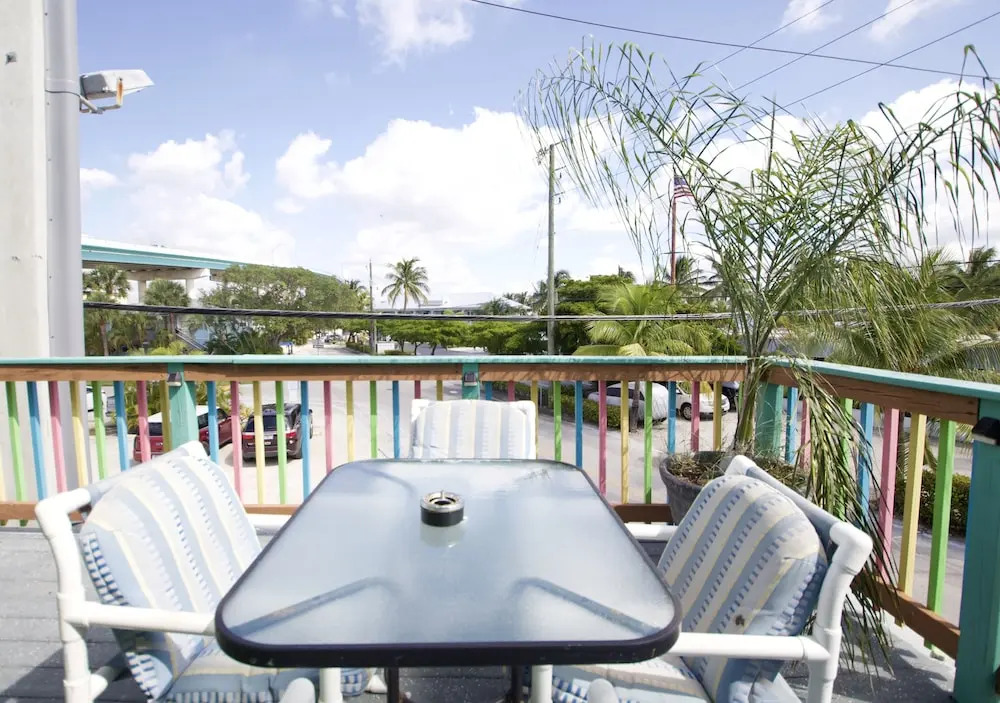 Sun Deck Inn & Suites