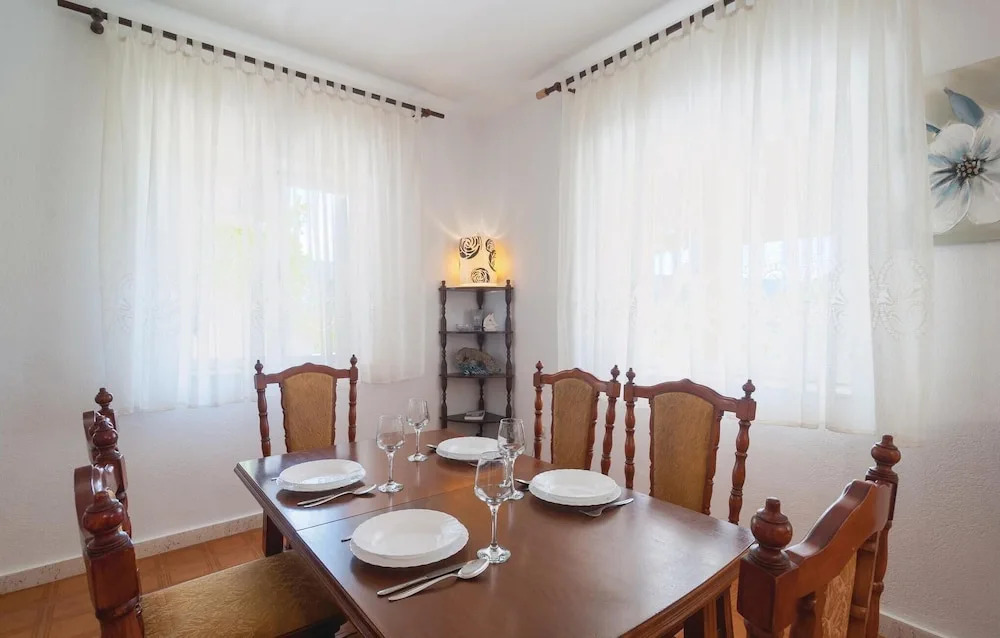 Awesome Home in Pucisca with Hot Tub, WiFi & 5 Bedrooms