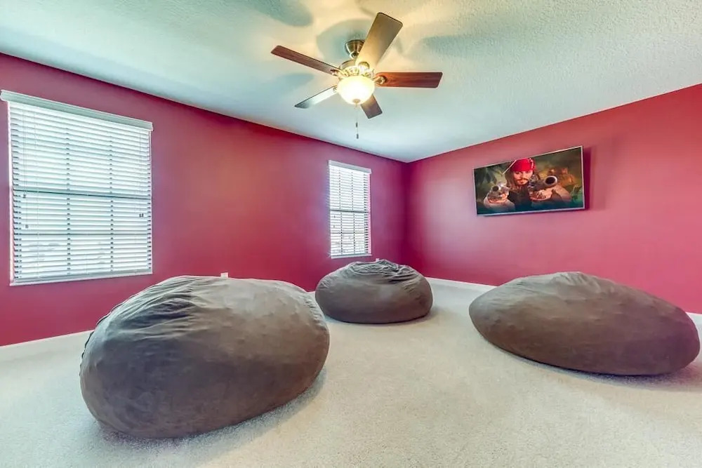 Serenade Champions Gate 8 Bedroom Home with Private Pool